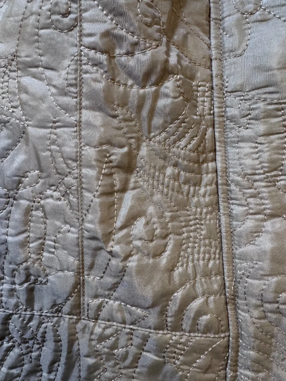 Zenergy by Chico’s Quilted Vest Beige Champagne Metallic Zip Front Size 1 - Picture 3 of 11